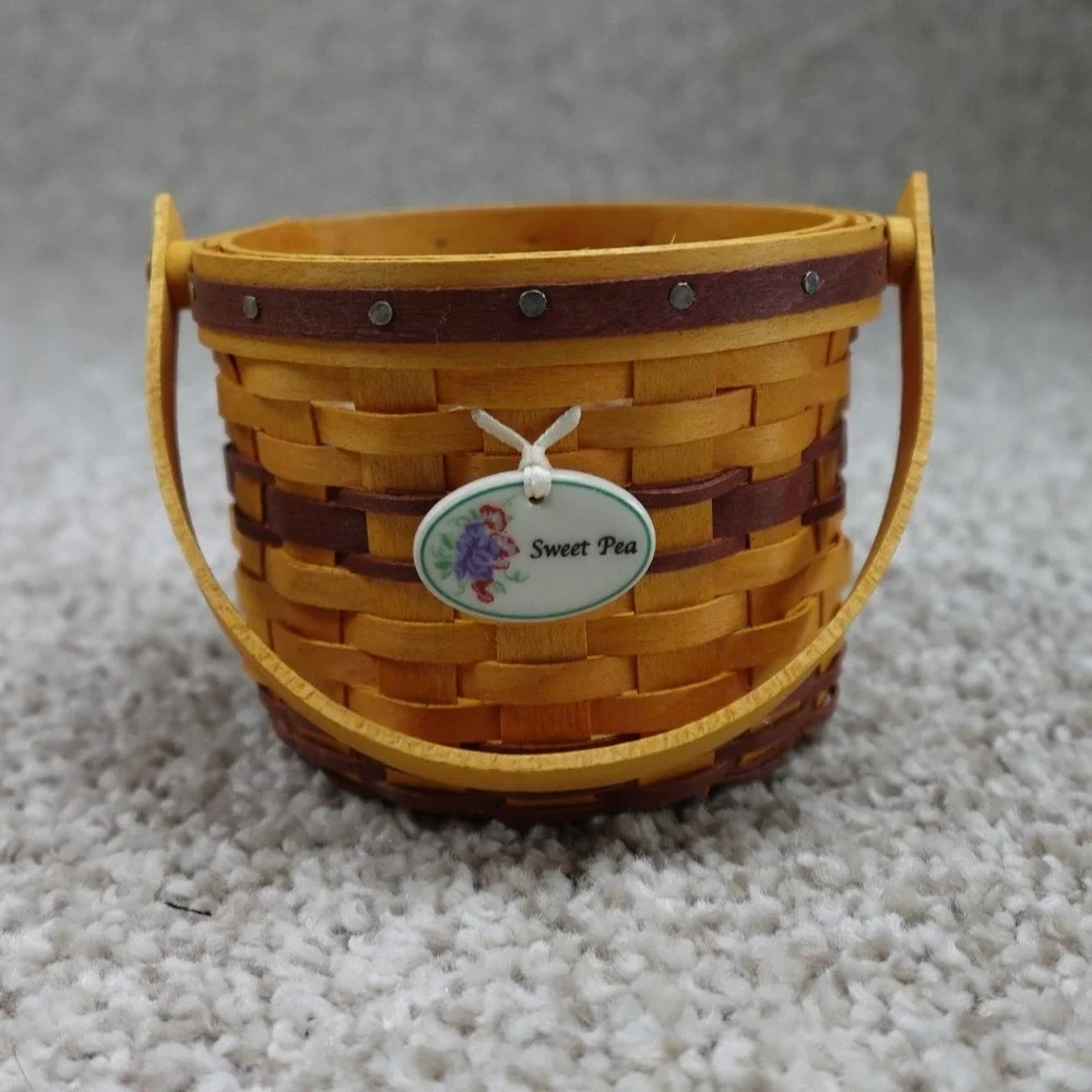 Longaberger 2008 Collectors Club May Series Miniature Sweet Pea Basket Set Boxed